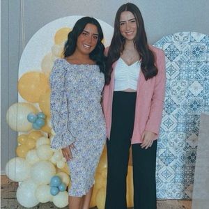 Meet your Poshers, Giuliana & Amanda